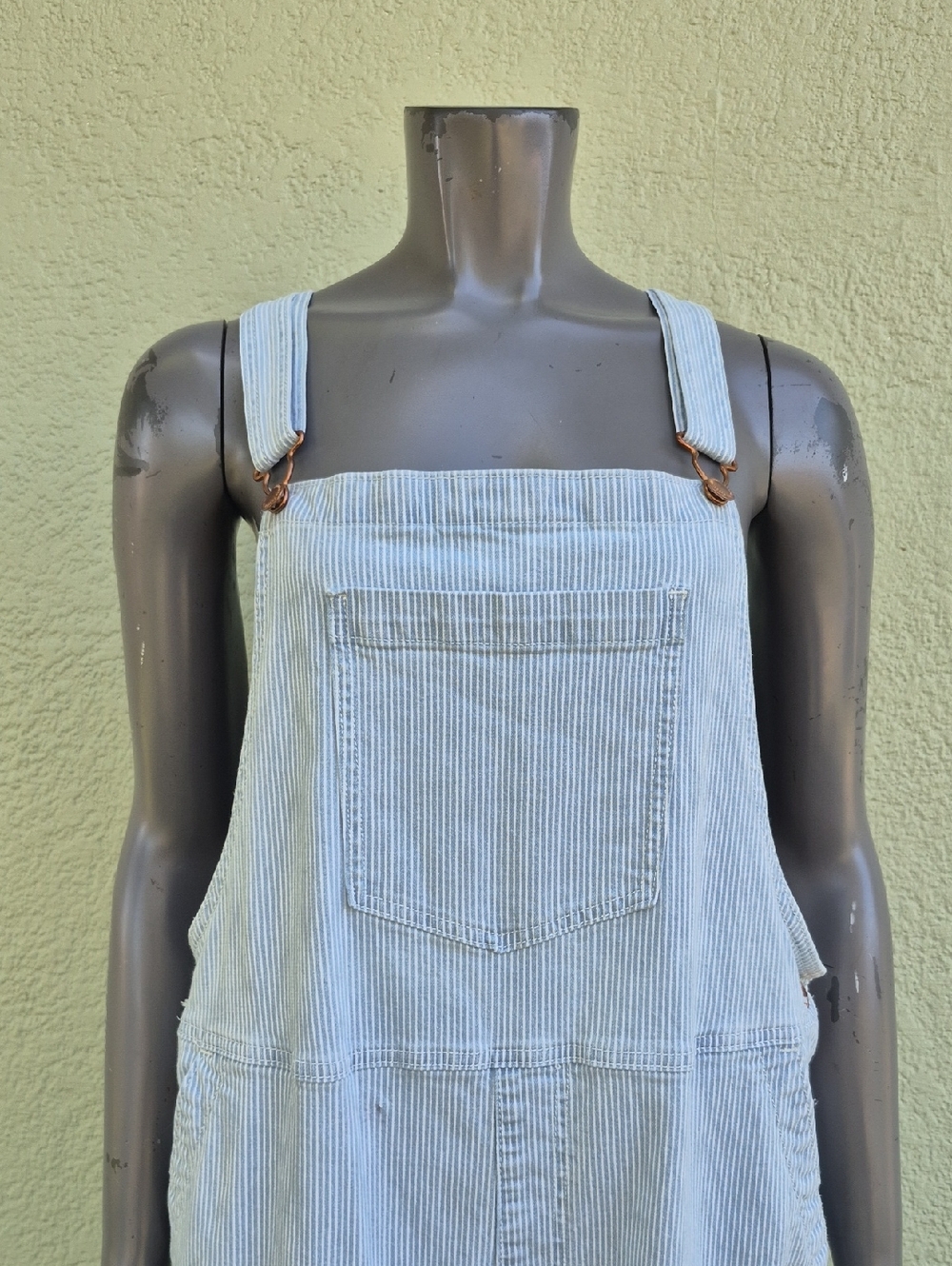 Universal Thread (Vietnam) Women's Railroad Striped Overalls/Metal Accents - Picture 6 of 16